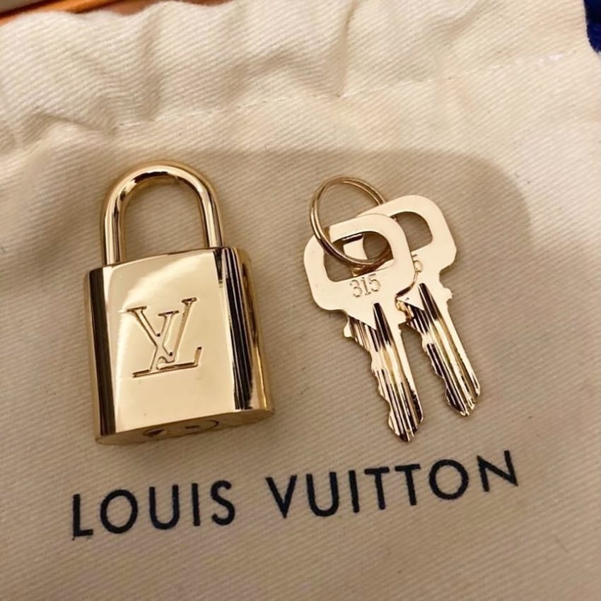 Louis Vuitton Schloss - sorry_not_fame Mall