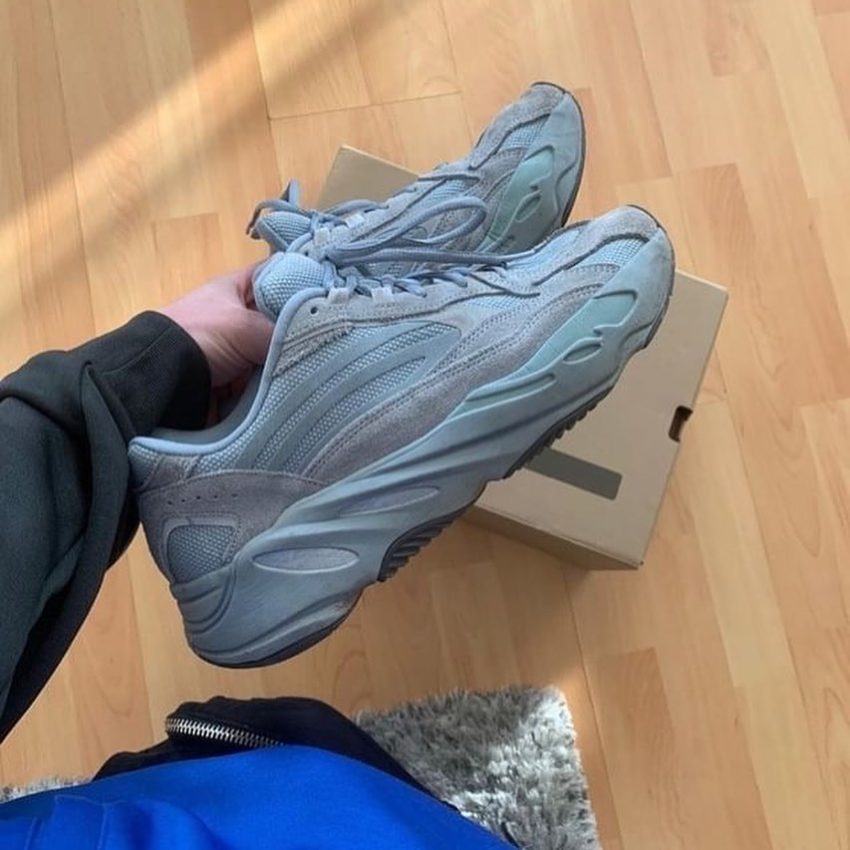 Yeezy 700 Hospital Blue 43 - sorry_not_fame Mall