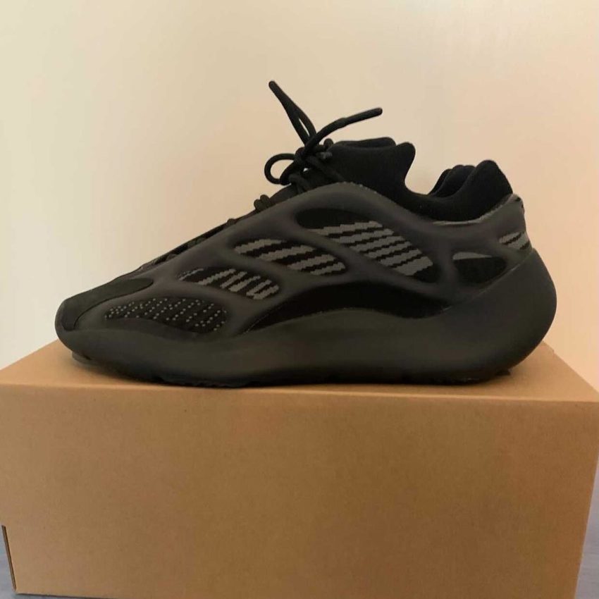 Yeezy 700 Alvah 44 - sorry_not_fame Mall