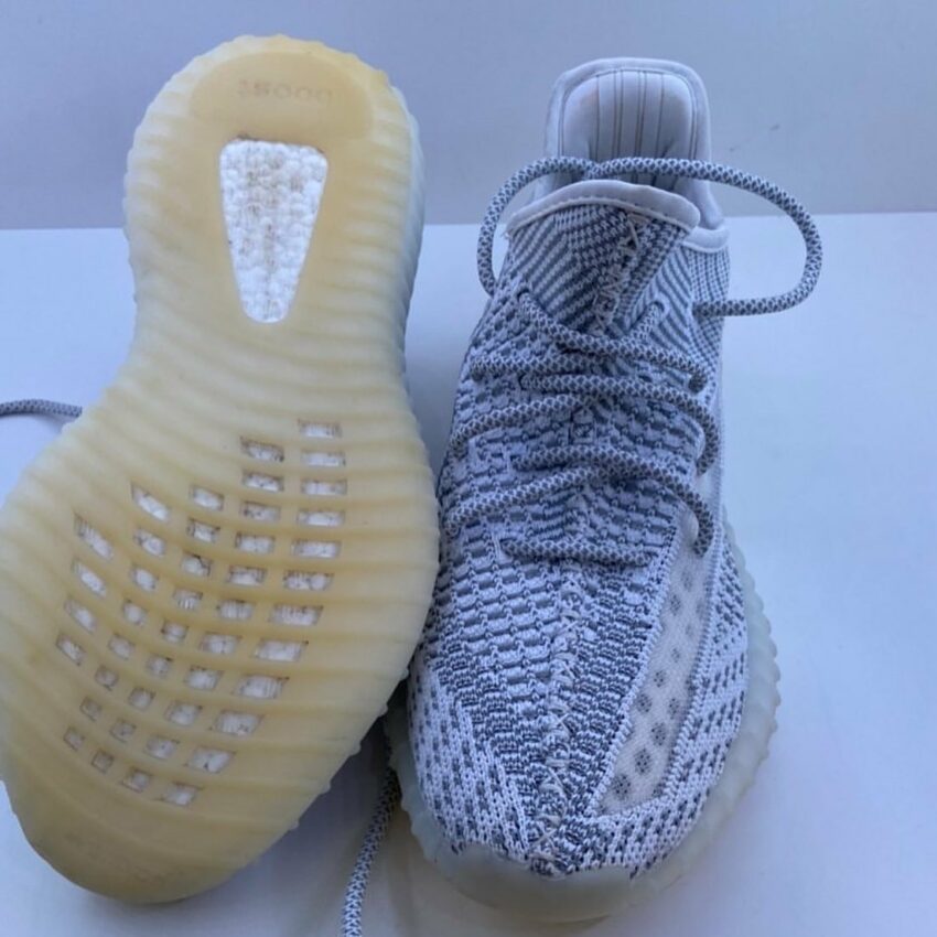Yeezy 350 V2 static 40 2/3 - sorry_not_fame Mall